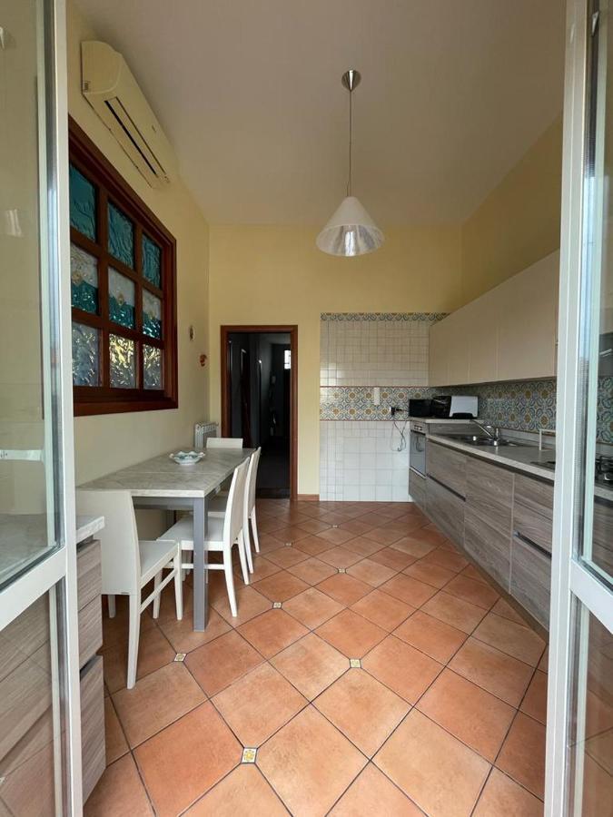 La Ferrovia Holiday Home Napoli Ngoại thất bức ảnh